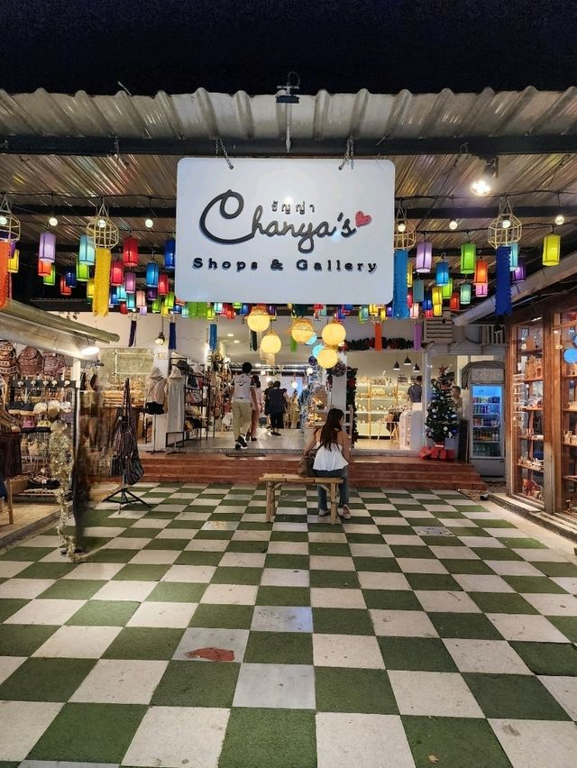 【チェンマイ】サンデーマーケットの中心にあるChany'a Shops&Gallery