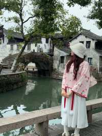 Step back in time visiting Zhouzhuang Ancient town 