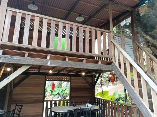 Discover Mountain Cafe Famous White Coffee 