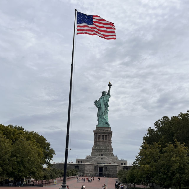 Lady Liberty: A Solo Journey of Freedom 🗽