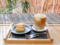 【東京】木の温もり溢れるカフェへ