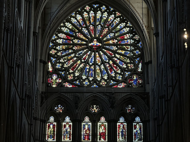 Westminster Abbey: A Journey Through British History and Majesty