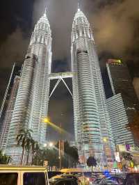KLCC Twin Towers to Saloma Bridge: A Stunning City Walk 🌆