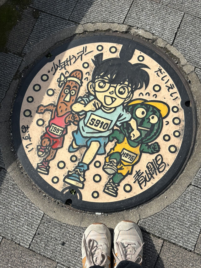 可愛いっ！橋にもマンホールにもコナンくん❤️