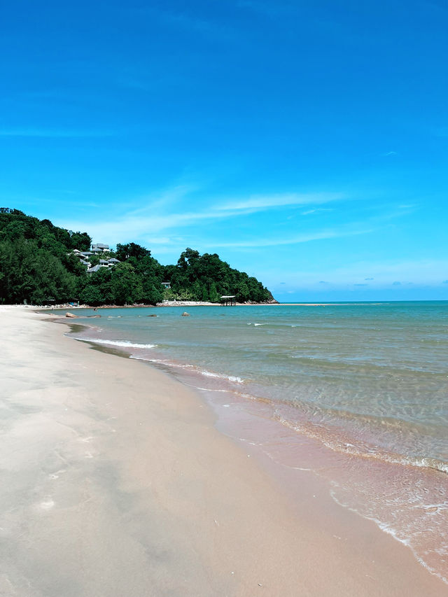 “Escape to Paradise: Discovering the Beauty of Cherating Beach, Pahang”