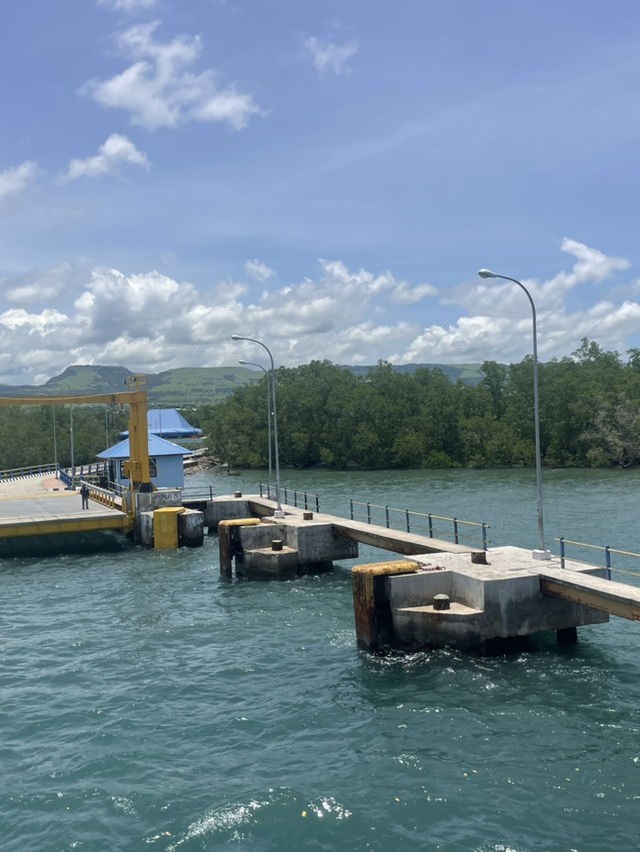 Arriving at the Harbour in Waingapu: A Gateway to Sumba’s Soul ⚓🌅 