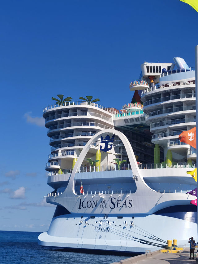 🚢🌊 Ultimate Cruise Experience on Icon of the Seas – The World’s Largest Cruise Ship! 🏝️✨ 