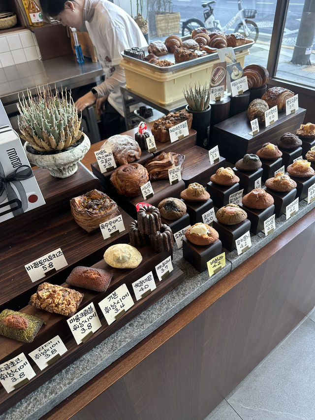경복궁🇰🇷 옆 분위기 좋고 커피가 맛있는 카페 ‘굴림’☕️