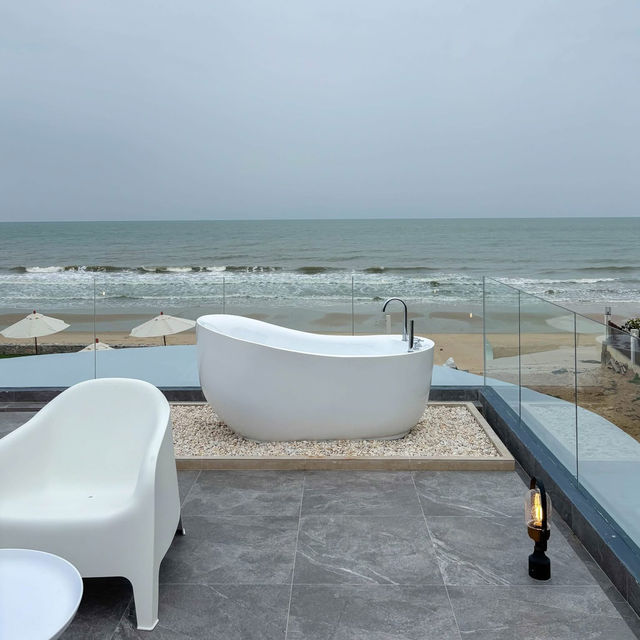 Mira Beachfront Pool Villa Cha-am