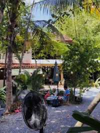 หลบเริน คาเฟ่ บ้านไม้ เหมือนมากินกาแฟบ้านเพื่อน