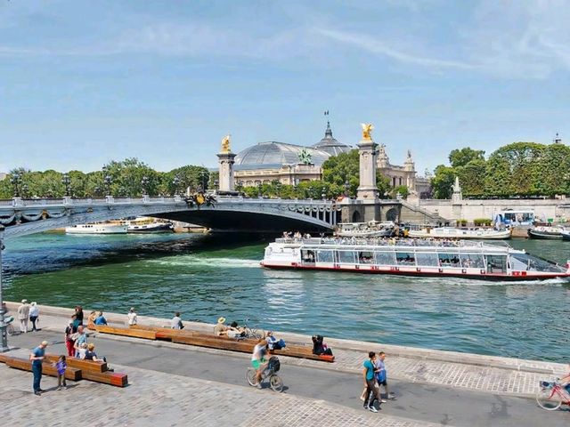 "Seine Dreams: The Heart of Paris from the Water"