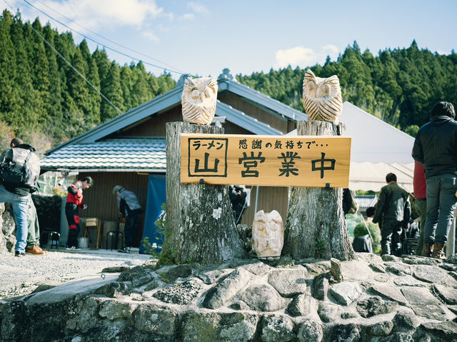 バイク旅の聖地！三重県「ラーメン山」で絶品塩ラーメンといなり寿司を堪能