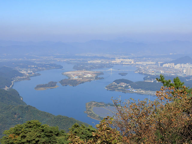 山頂から北漢江ビュー🏞️｜三岳山（삼악산／サマクサン）