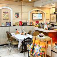 Cute Minions Café serving authentic Thai food 