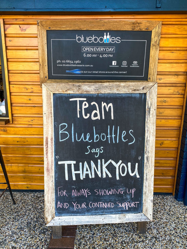 바닷마을의 여유를 담은 브런치 카페, Bluebottles Brasserie