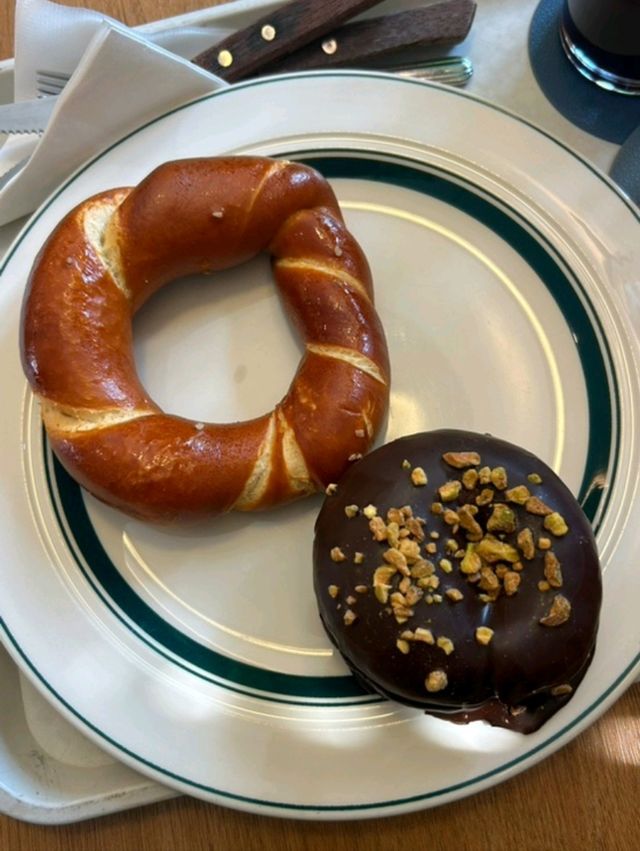 [🇰🇷ソウル] ラパリナ西村本店 – チョコ好き必見！ドバイチョコベーグルで甘く贅沢なひととき