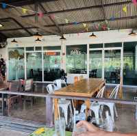 ร้านก็อร่อยแหนมเนือง – เวียดนาม-อีสาน-ไทย ริมน้ำ