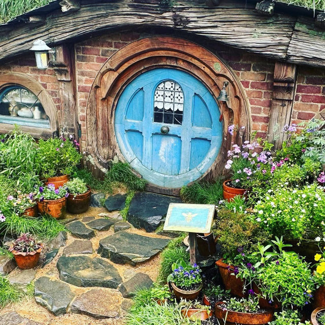 Stepping Into Middle-earth – Hobbiton Movie Set Tour