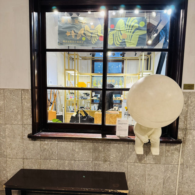 From Japan-Taiwan Bonds to Cute Chickens