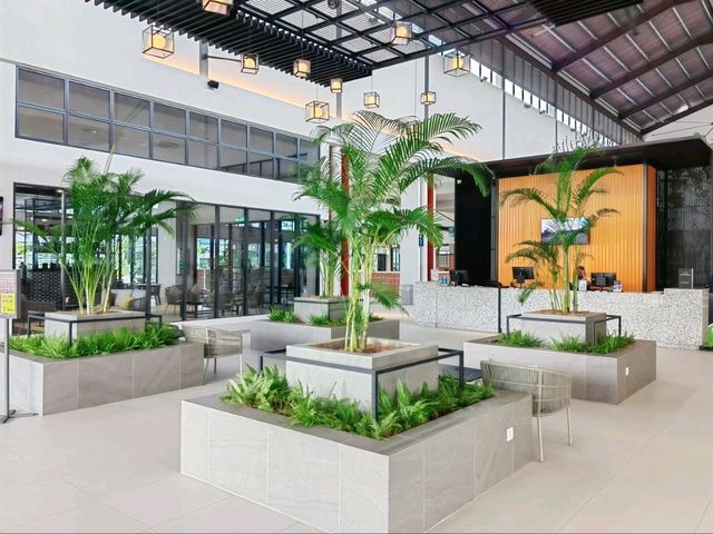 "Smart Stays, Smooth Transfers – Your Budget Gateway Near KLIA"