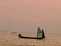 The Art of One-Leg Rowing: A Timeless Tradition of Inle Lake