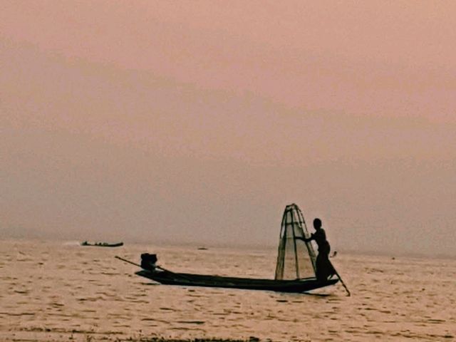 The Art of One-Leg Rowing: A Timeless Tradition of Inle Lake