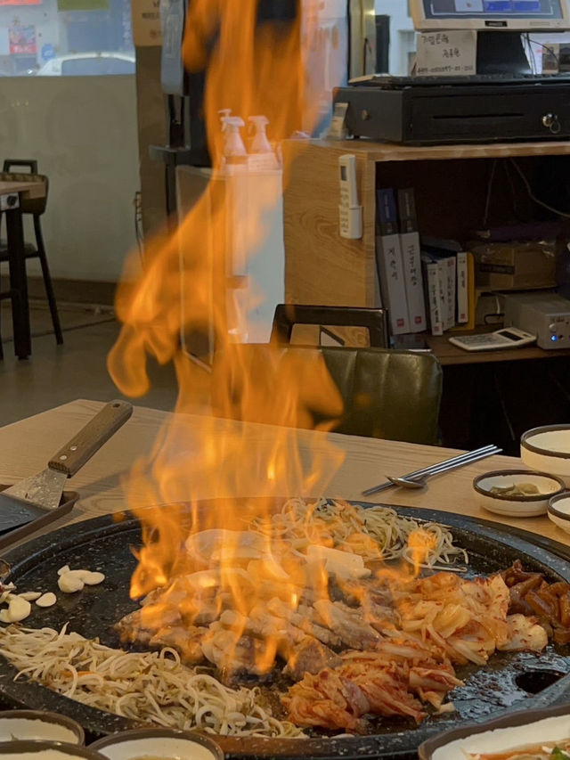 불쇼를 즐기는 특별한 삼겹살 🔥