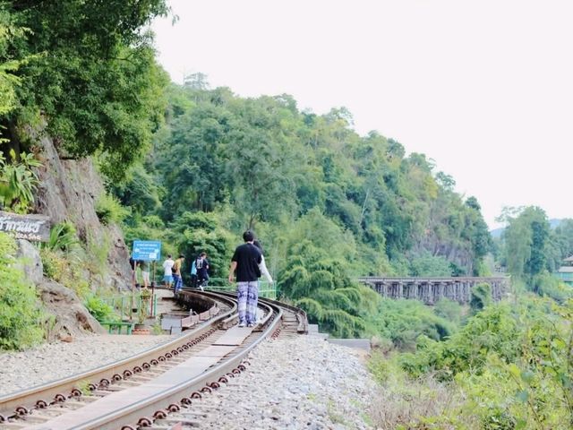 ถ้ำกระแซ ส่วนหนึ่งของเส้นทางรถไฟสายมรณะ