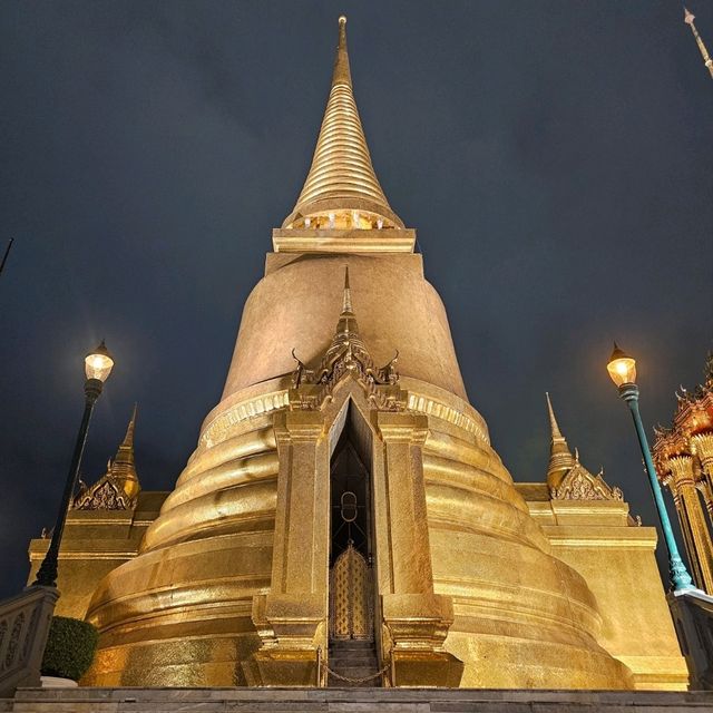 โคมตรา วันพระแก้ว