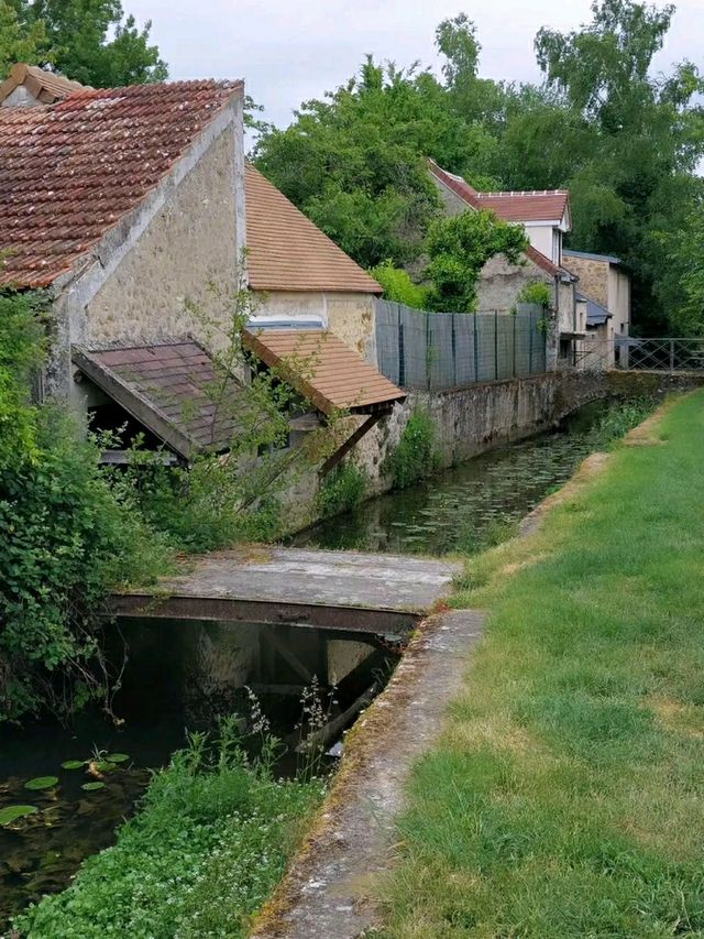 Chevreuse – Medieval Charm in the Heart of Nature