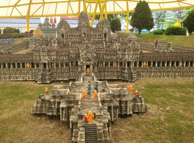 Brick by brick, we built the world: Miniland