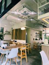 카페거리에서 여유
