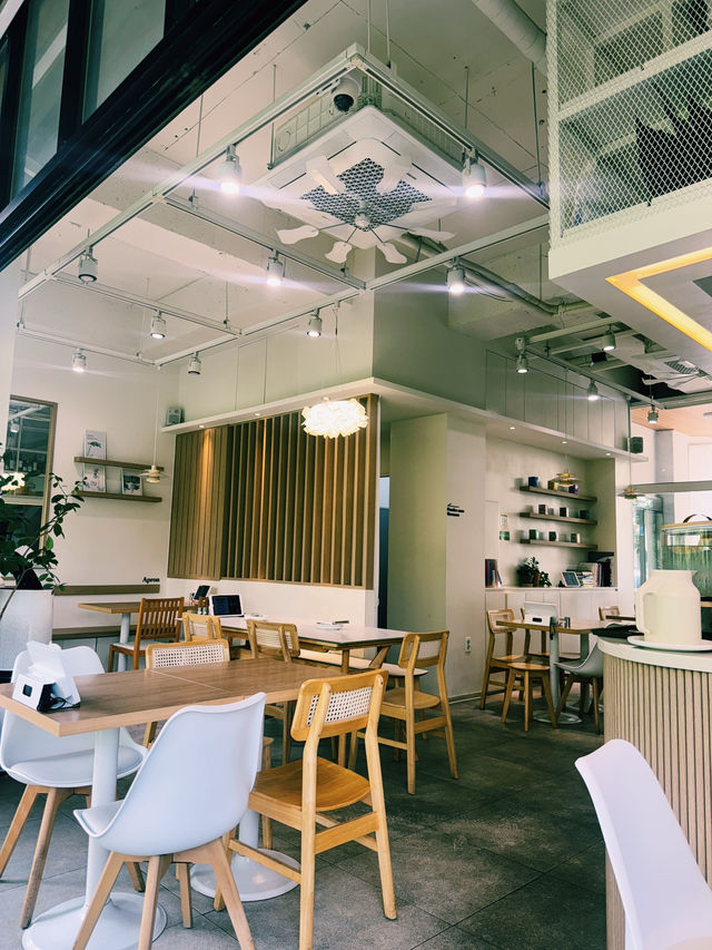 카페거리에서 여유