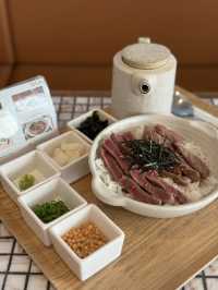 More style than substance at pricey cafe