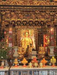 หนึ่งในวัดที่เก่าแก่ที่สุดของไต้หวัน (Taiwan) 