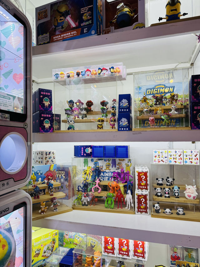 From Blind Boxes to Big Be@rbricks—KK’s Secret Gem