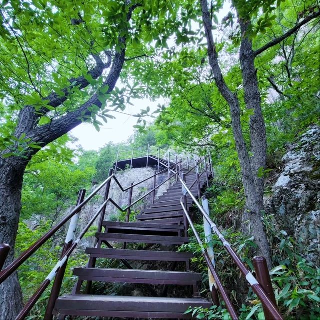 Hiking Naebyeonsan