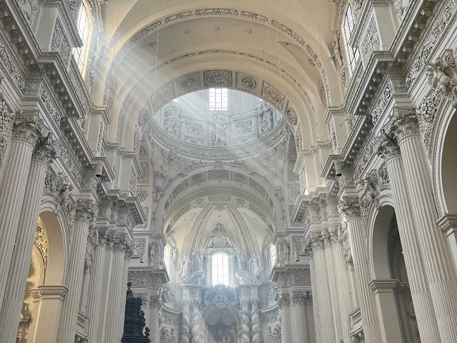 Munich City Walk: A Snapshot 🇩🇪🚶‍♀️