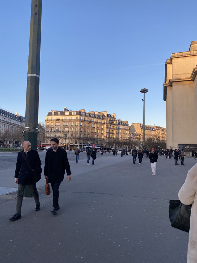 ถ่ายภาพกับหอไอเฟล เมืองในฝัน🇫🇷