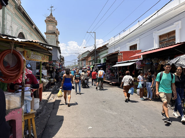 【Mercado Municipal de Granada｜グラナダ中心の活気あふれる公設市場】
