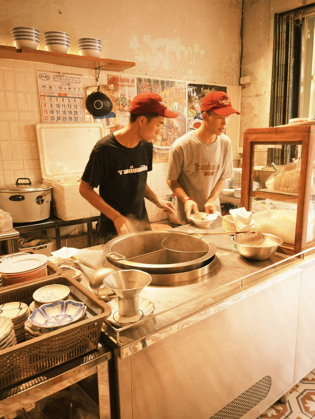 โรงกลั่นเนื้อ (ทรงวาด) 