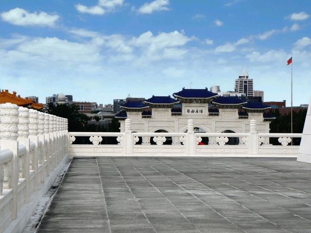 🏛️ : Chiang Kai-shek Memorial Hall เที่ยวไต้หวัน