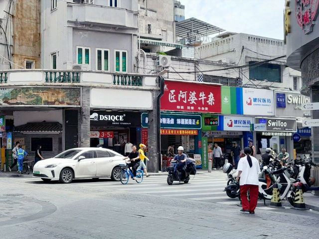 Shangxiajiu Pedestrian Street: Guangzhou’s Retro Runway