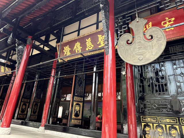 Finding Stillness in the Heart of Chengdu – A Day at Daci Temple