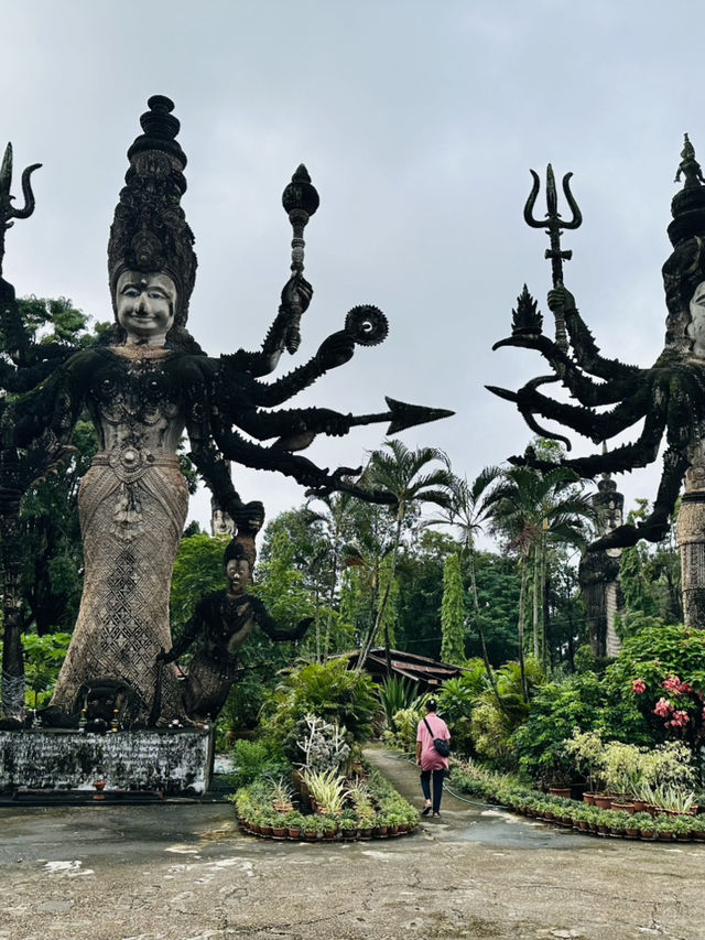 Unbelievable sculptures in Nong Khai Unbelievable sculptures in Nong Khai