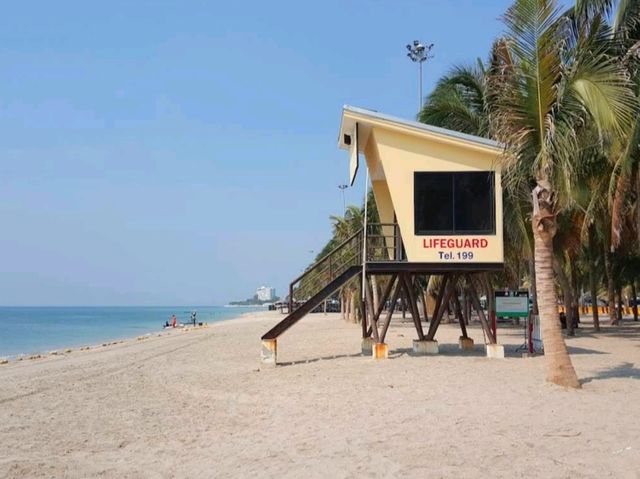 🌊 : Bangsaen beach หาดบางแสน ชลบุรี