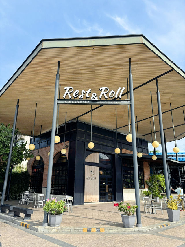 Rest & Roll คาเฟ่สวยๆในปั๊ม ก่อนเข้าเมืองแปดริ้ว