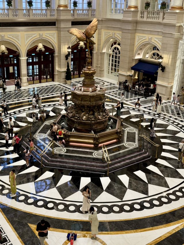 East Meets West: An Unforgettable 4-Day Journey Through Hong Kong and Macau