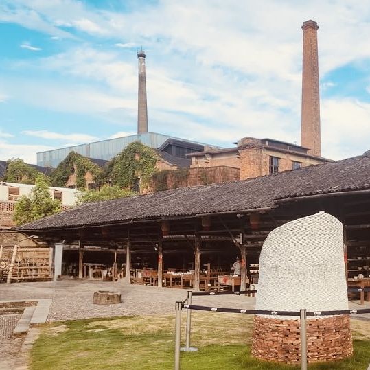 🏺✨ *Jingdezhen (景德镇): China’s "Porcelain Capital" for 1,700 Years* 🏮🍶