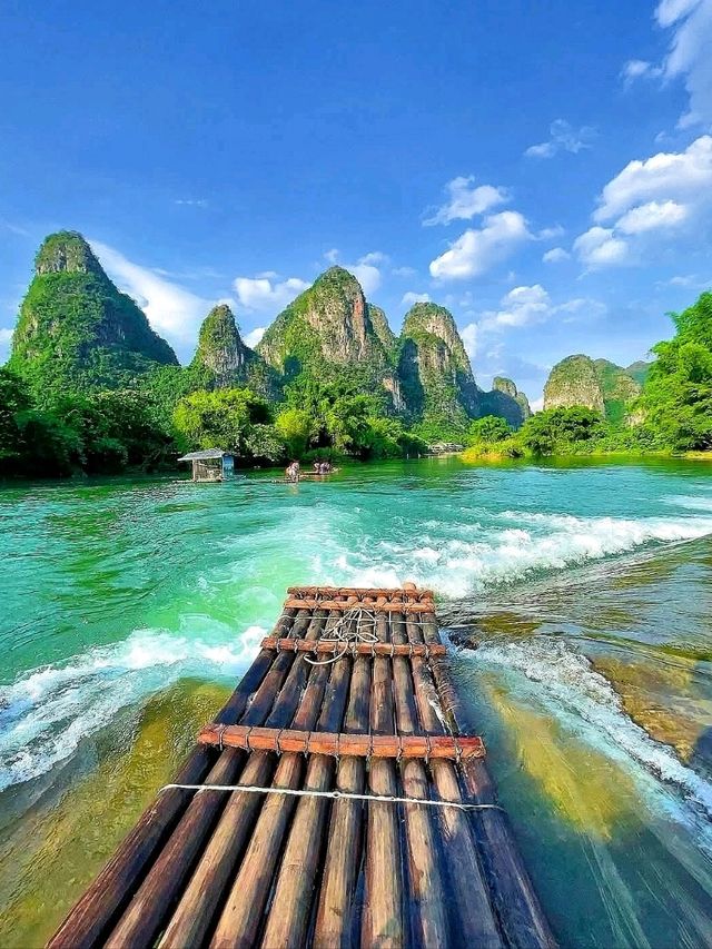 “Yulong River: Bamboo Rafts, Karst Peaks & Countryside Dreams – A Quiet Escape near Yangshuo”